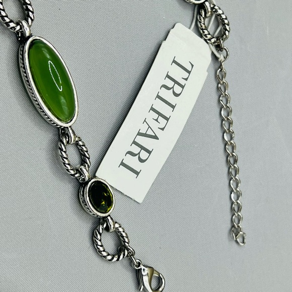 Trifari Vintage Green Chalcedony & Peridot Station Necklace 16” NWT - Picture 6 of 12